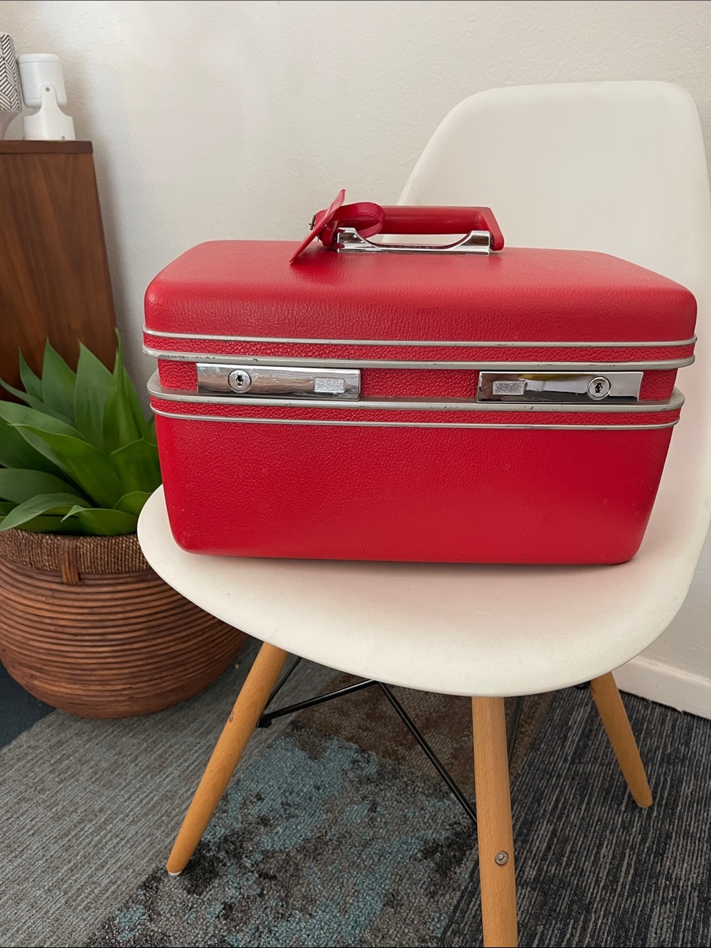 Sears Courier Red Vinyl Makeup Train Case with Chrome Trim